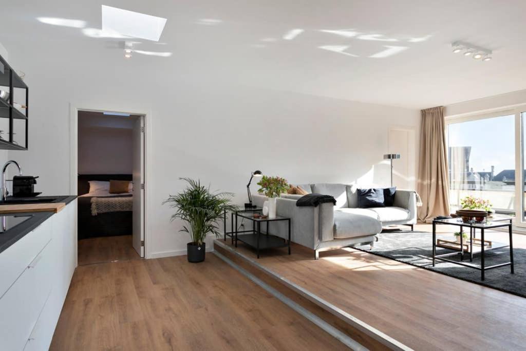 Penthouse, Rooftop Terrace, Free Netflix, Wifi And Airco Appartement