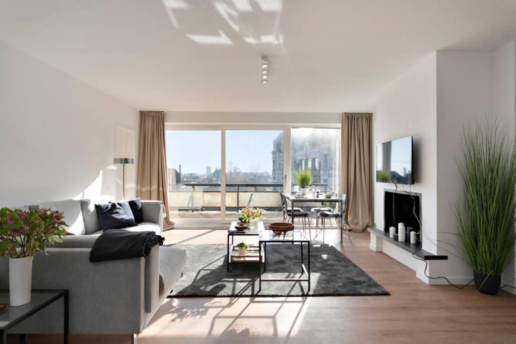 Penthouse, Rooftop Terrace, Free Netflix, Wifi And Airco *
