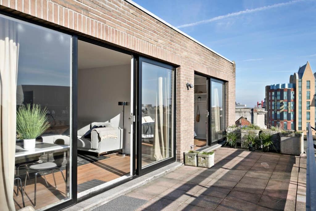 Penthouse, Rooftop Terrace, Free Netflix, Wifi And Airco *