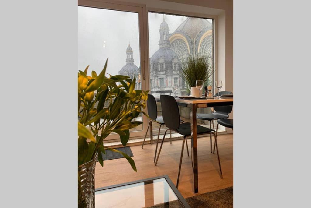 Appartement Penthouse, Rooftop Terrace, Free Netflix, Wifi And Airco *
