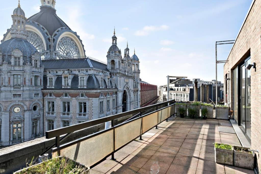 Penthouse, Rooftop Terrace, Free Netflix, Wifi And Airco *