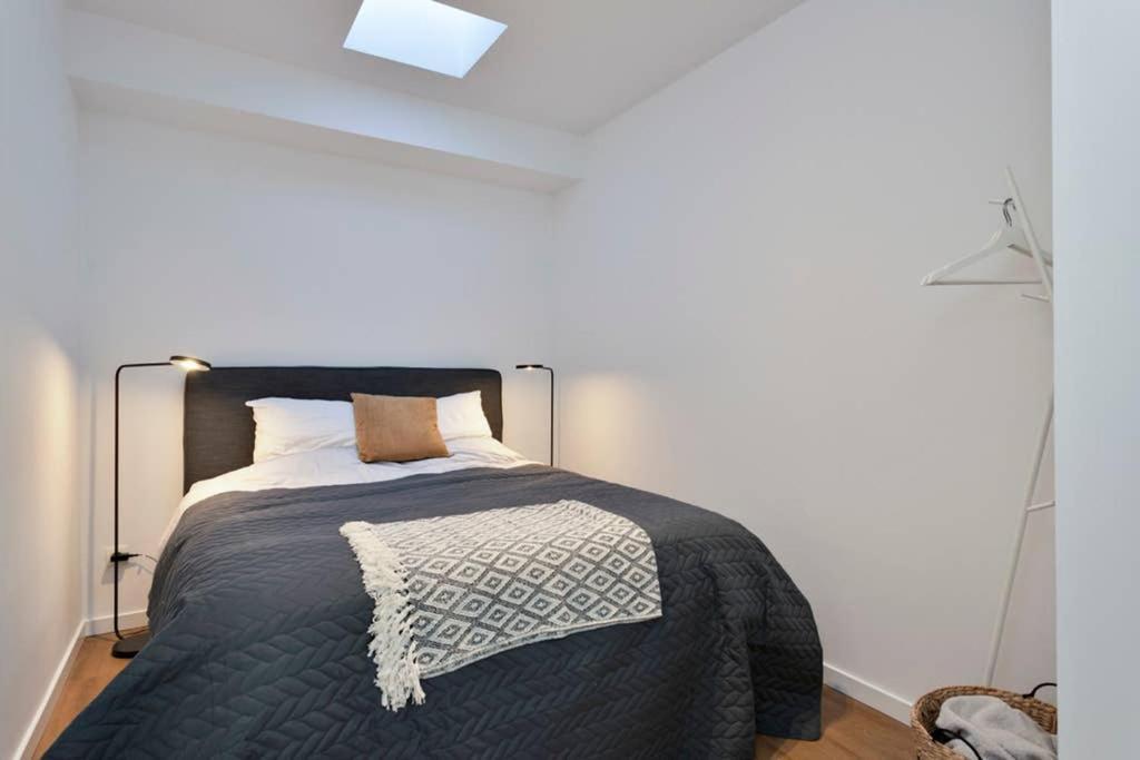 Penthouse, Rooftop Terrace, Free Netflix, Wifi And Airco Anvers